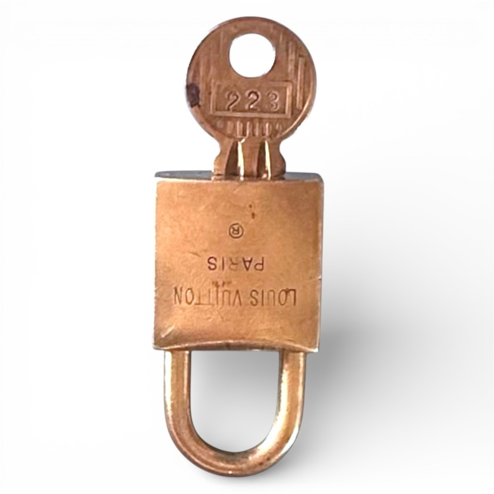 Rare 223 Louis Vuitton Brass Padlock Pendant Necklace with Chain - Picture 9 of 11